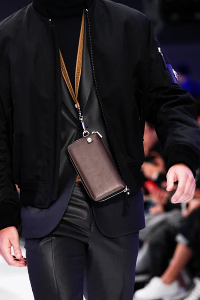 Look 76